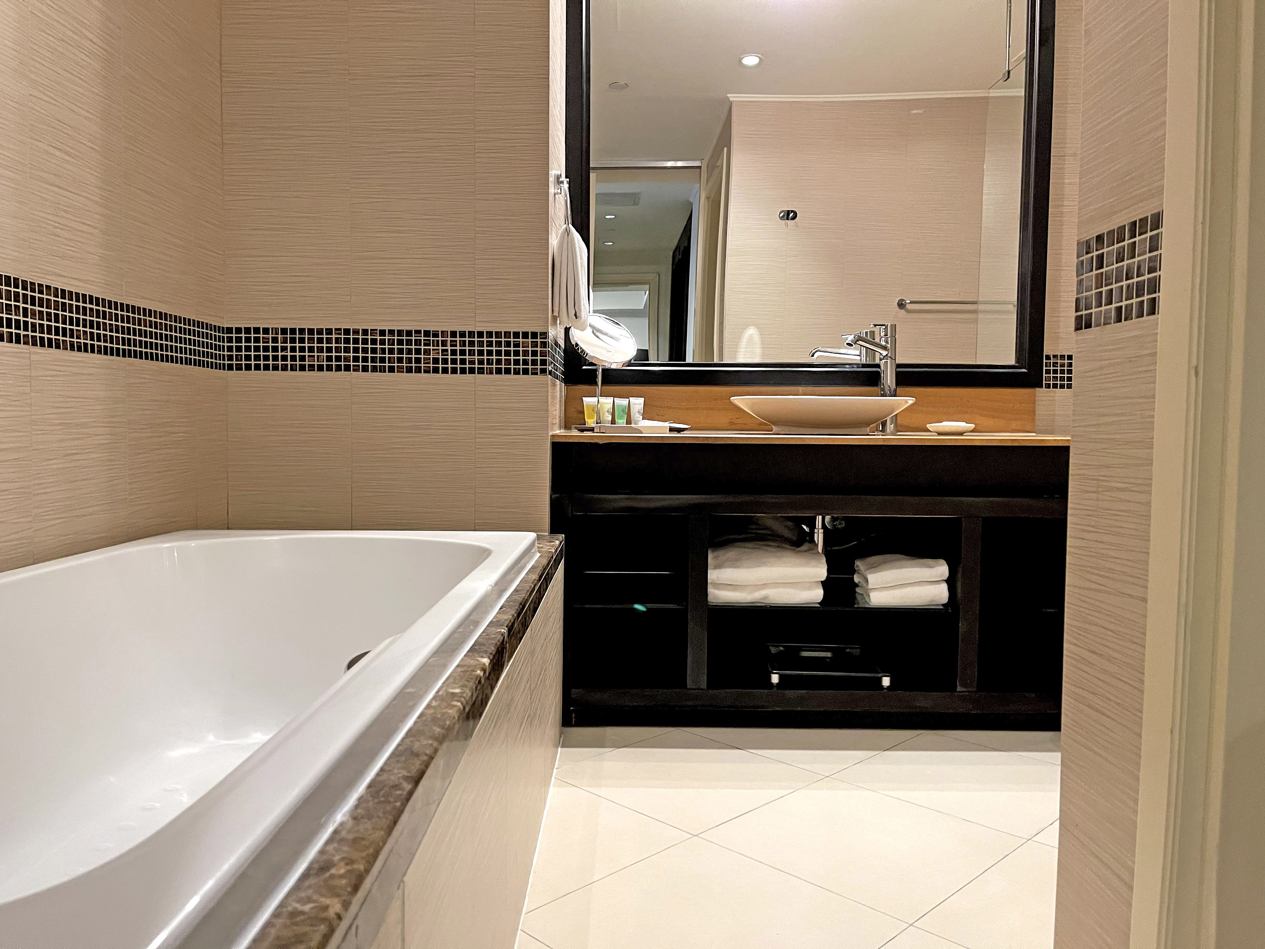 Hotel Rooms on Monthly Rental Oaks Ibn Battuta Gate Dubai